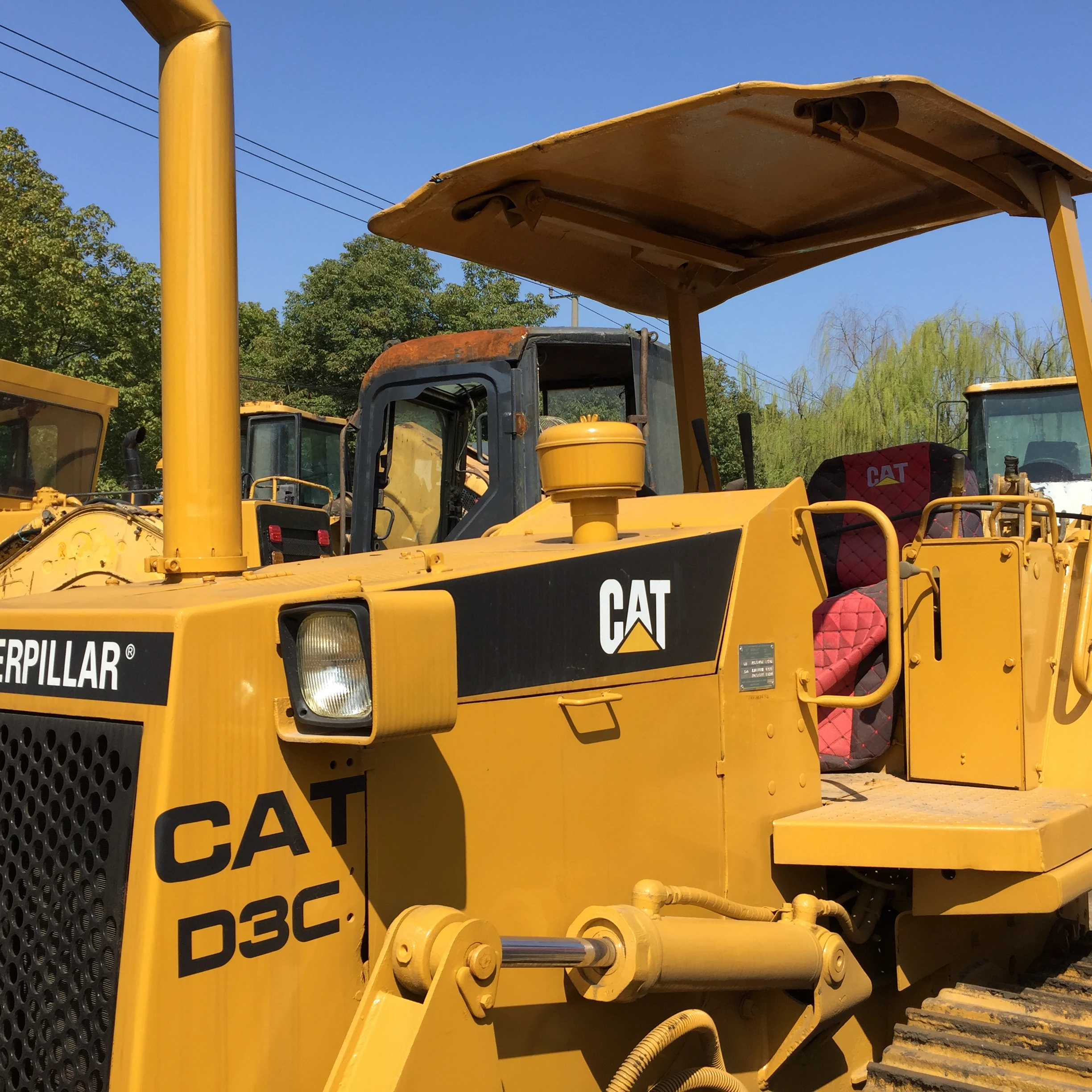 mini bulldozer D5/Used CAT Mini Bulldozer D3C Caterpillar D3C D4C D4H Small Bulldozers d8g