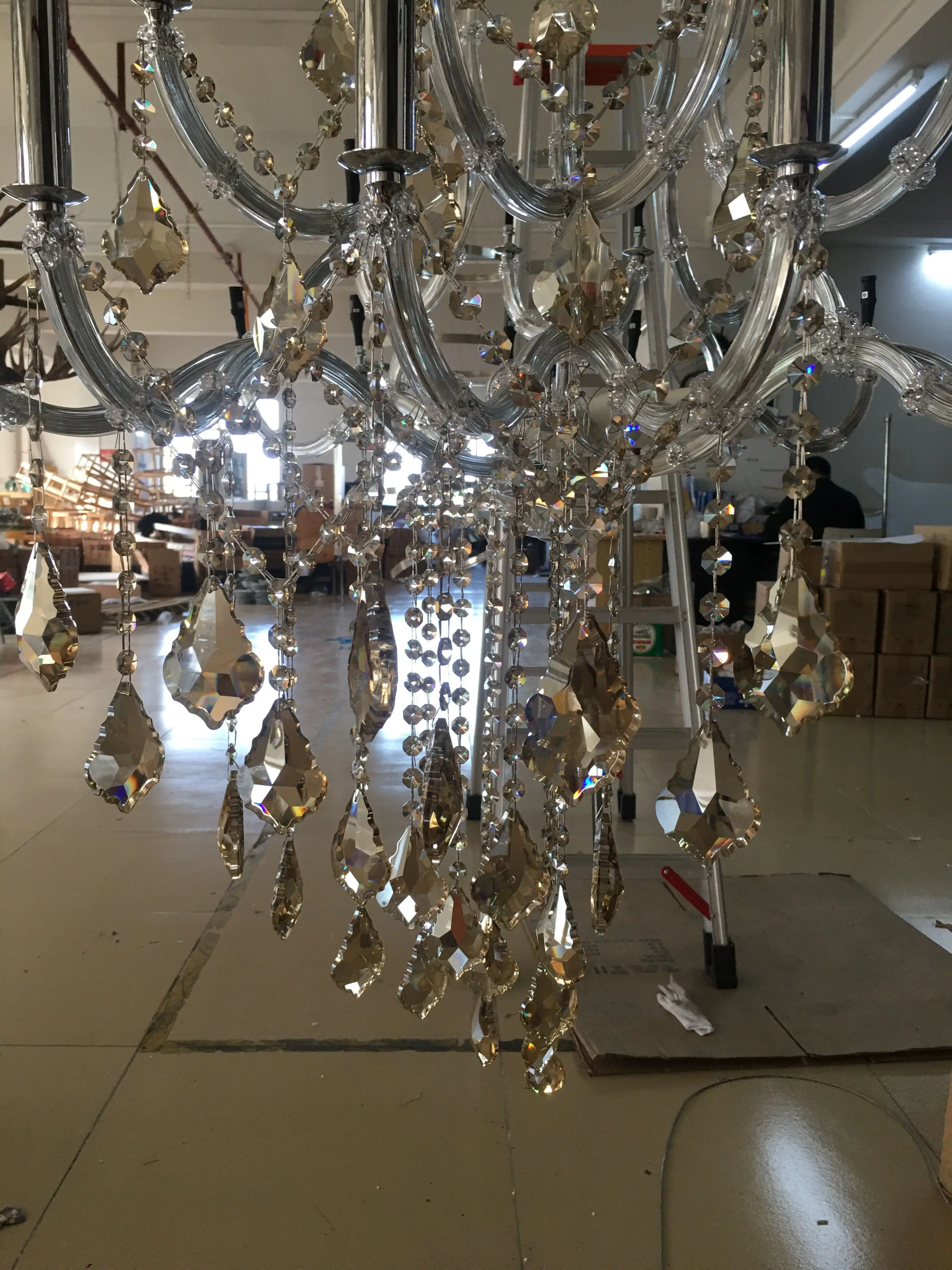 Wedding chandelier candle lamp modern hot sale indoor decoration cognac crystal chandelier lighting manufactures wholesale