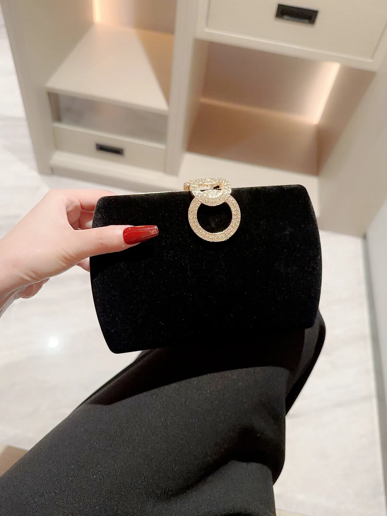 Velvet Rhinestone Glitter Clutch Evening Bag Women Luxury Party Hand Bag Diamond Retro Metal Chains Shoulder Bag Women