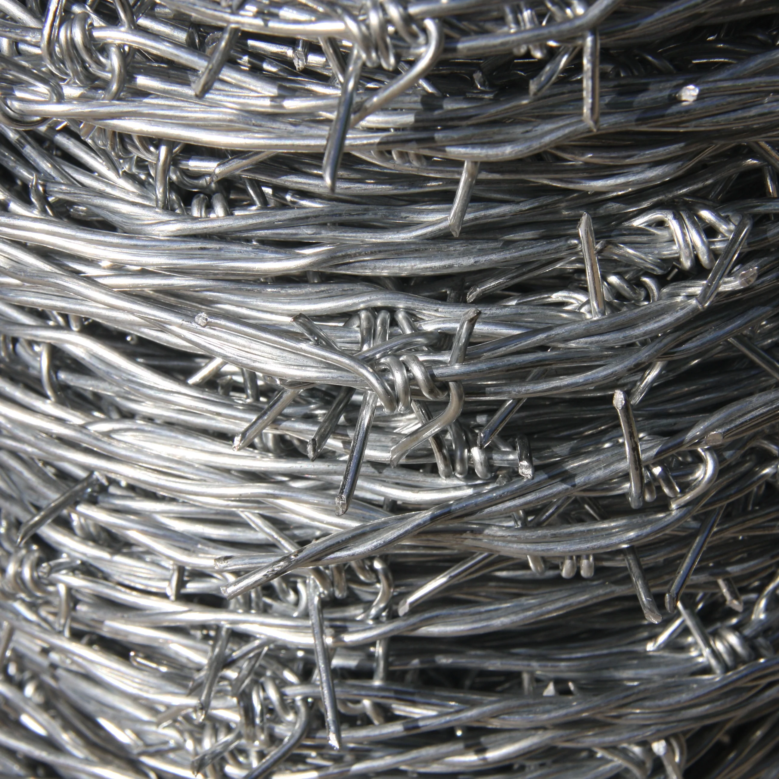 Factory Direct Sales prison barbed wire fencing Hot Dipped Galvanized Military Bulk Barbed Wire