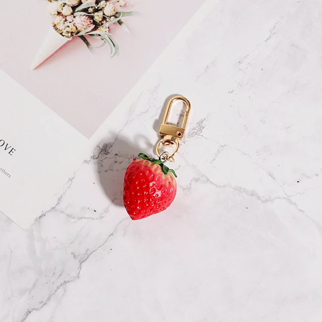 Unique key chain findings 20mm 3D fruit Strawberry Resin Charms for Pendant DIY Bracelet Womens Necklaces Jewelry DIY Making