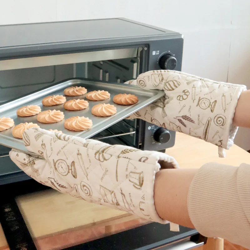 Gourmet Baking Oven Mitts with Insulated Gloves and Pads Microwave Mitts and Napkins Fabric Background