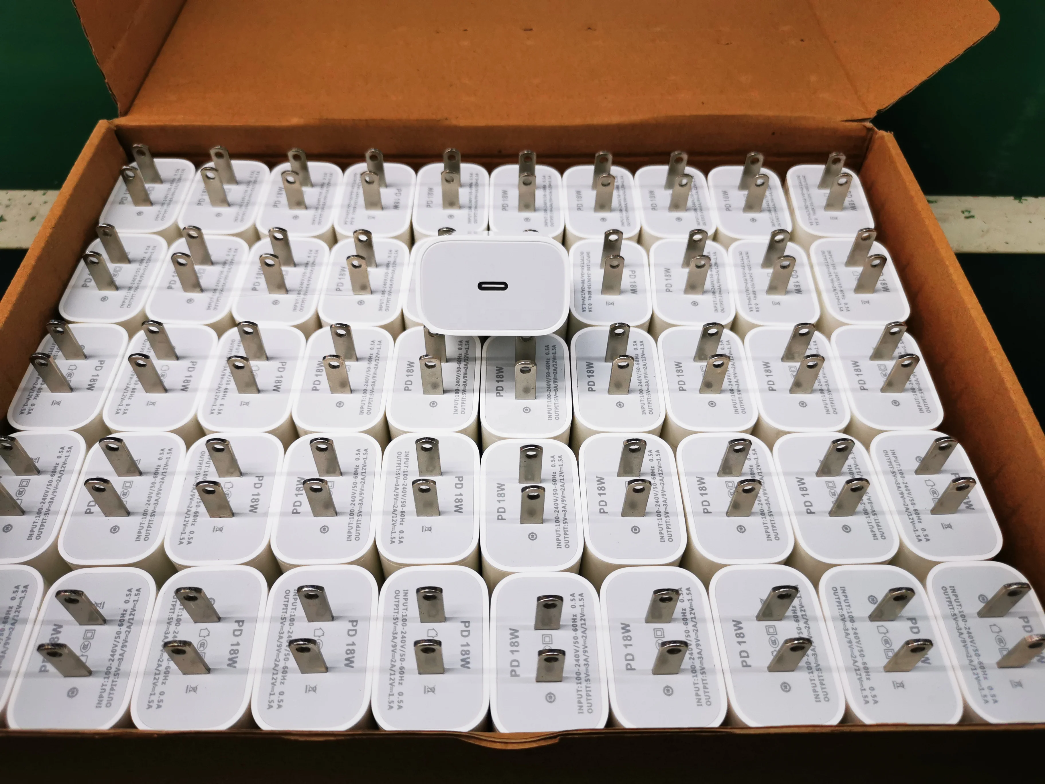 Us Eu Uk Plug 20W USB C Wall Charger Fast Charging USB PD Charger With Packing For Iphone 13 Charger 20W