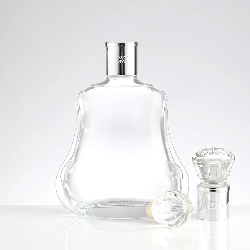 Wholesale Small Fancy  750 ml Clear Drinking Glass Bottle for Water Beer Whiskey Tequila or Wine Capacity 5ml to 750ml