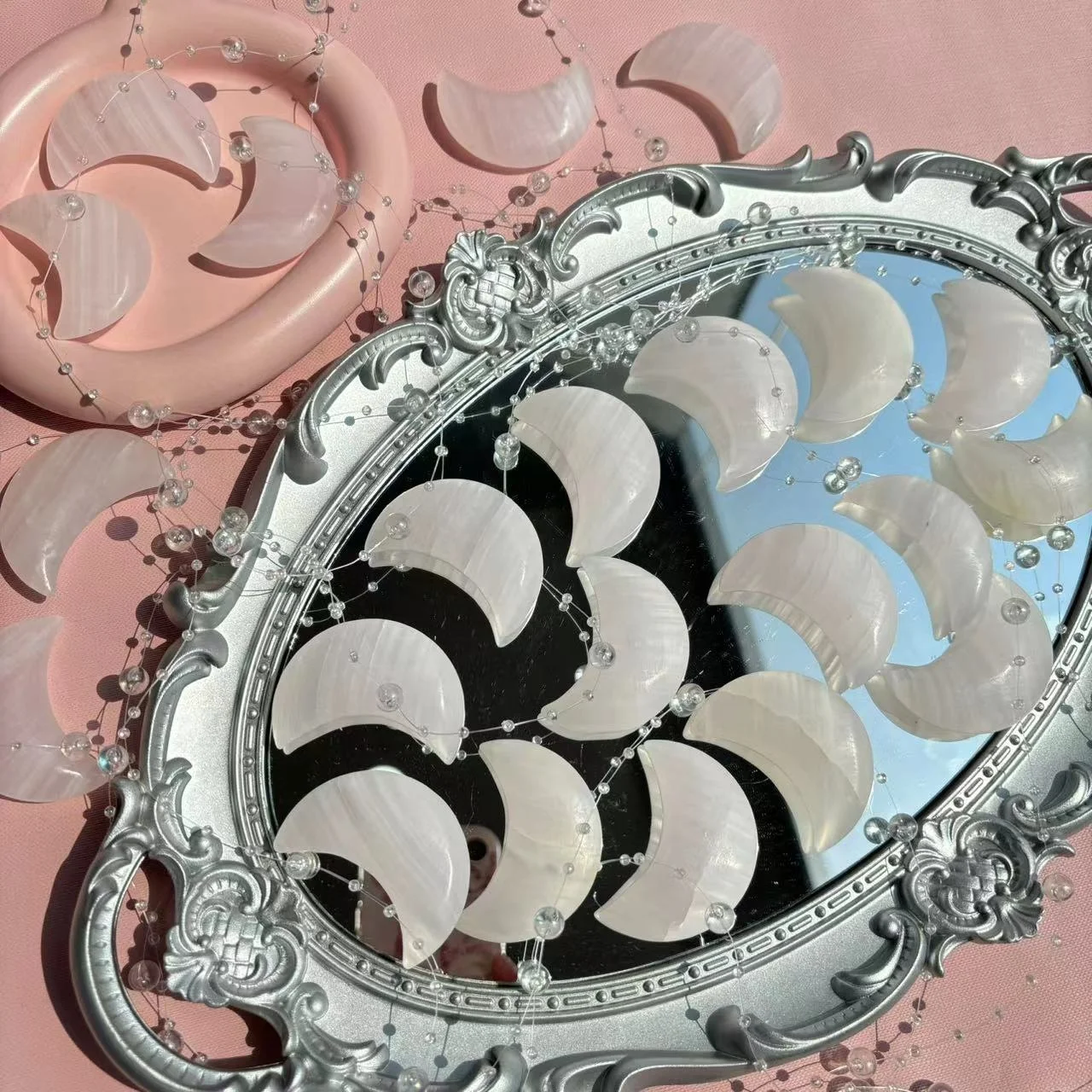 High Quality Natural Crystal Calcite Stones Wholesale Caved Moon Shape Carving Pink Calcite Moon For Decoration