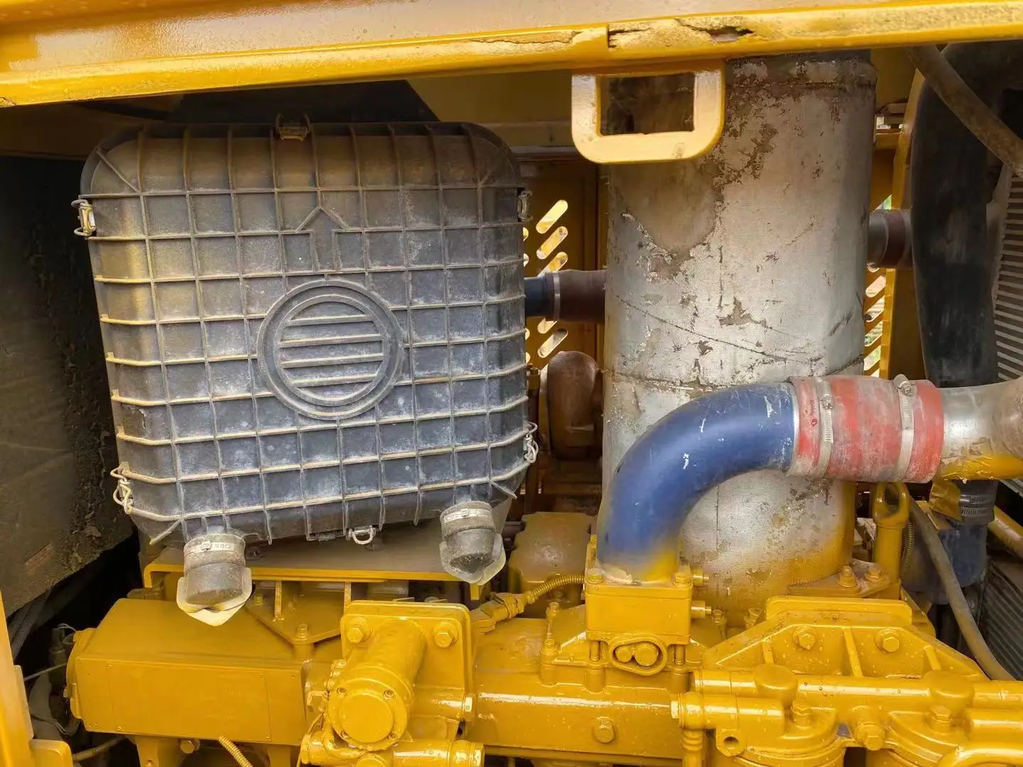 Hot Selling Secondhand cat D8R Bulldozers in china yard for sale Used CAT D8R compactors At Low Price