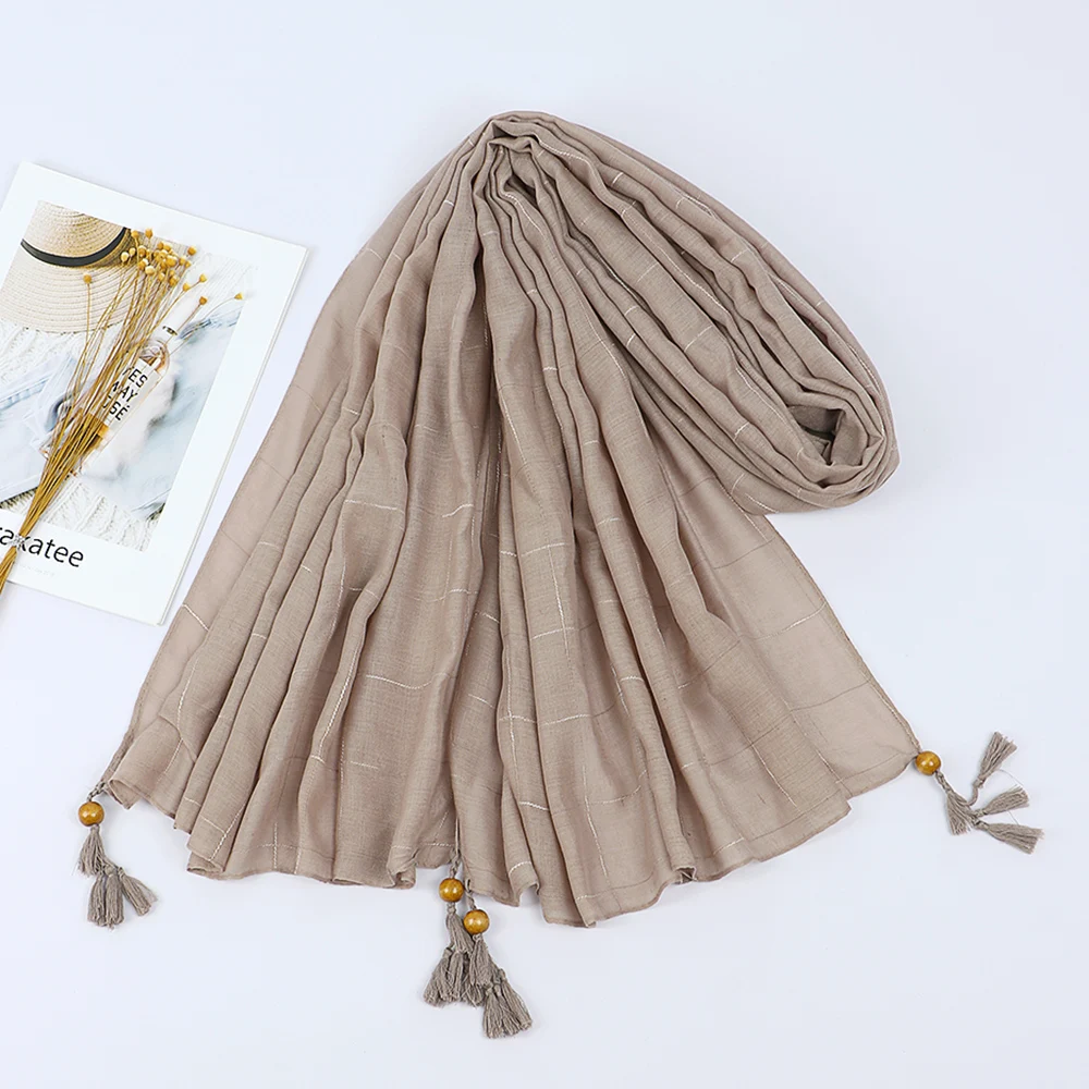Best Selling Muslim Woman Scarf Large Size Malaysia Grid Printed Hijab Cotton Shawls With Tassels And Wood Beads