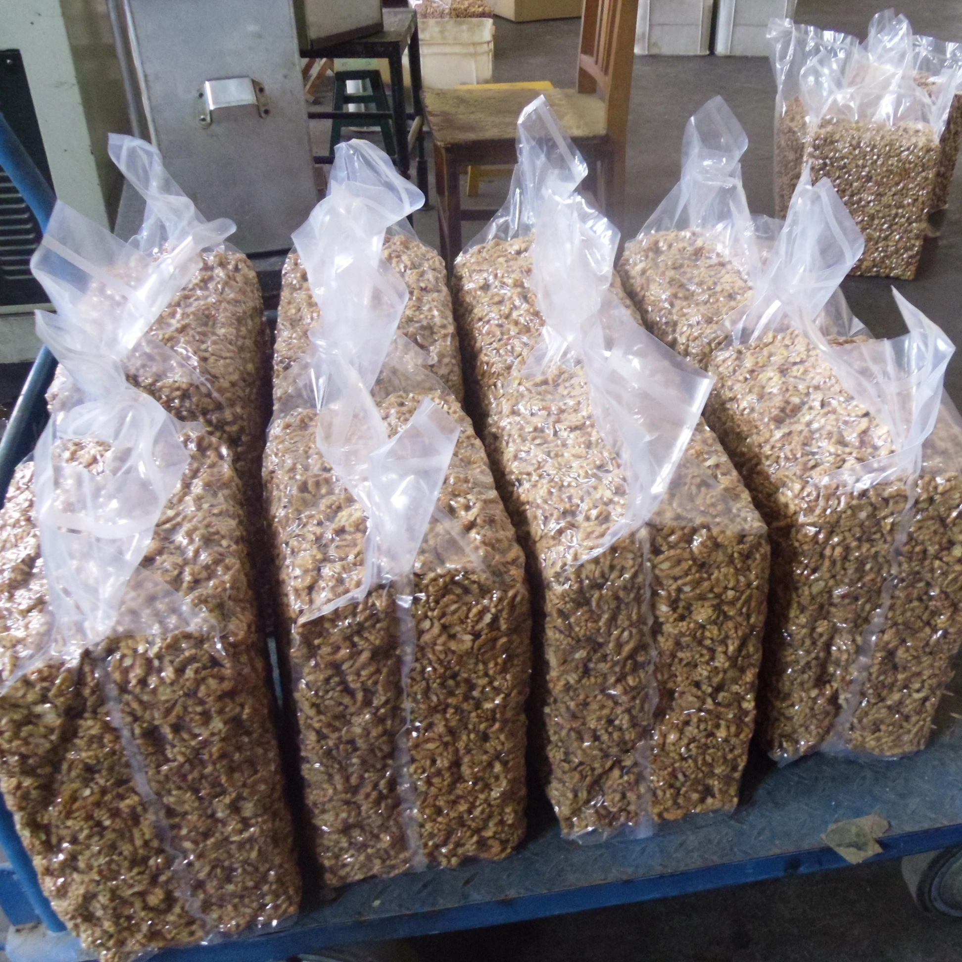wholesale export 2021 fresh new walnut kernels amber walnut kernel raw