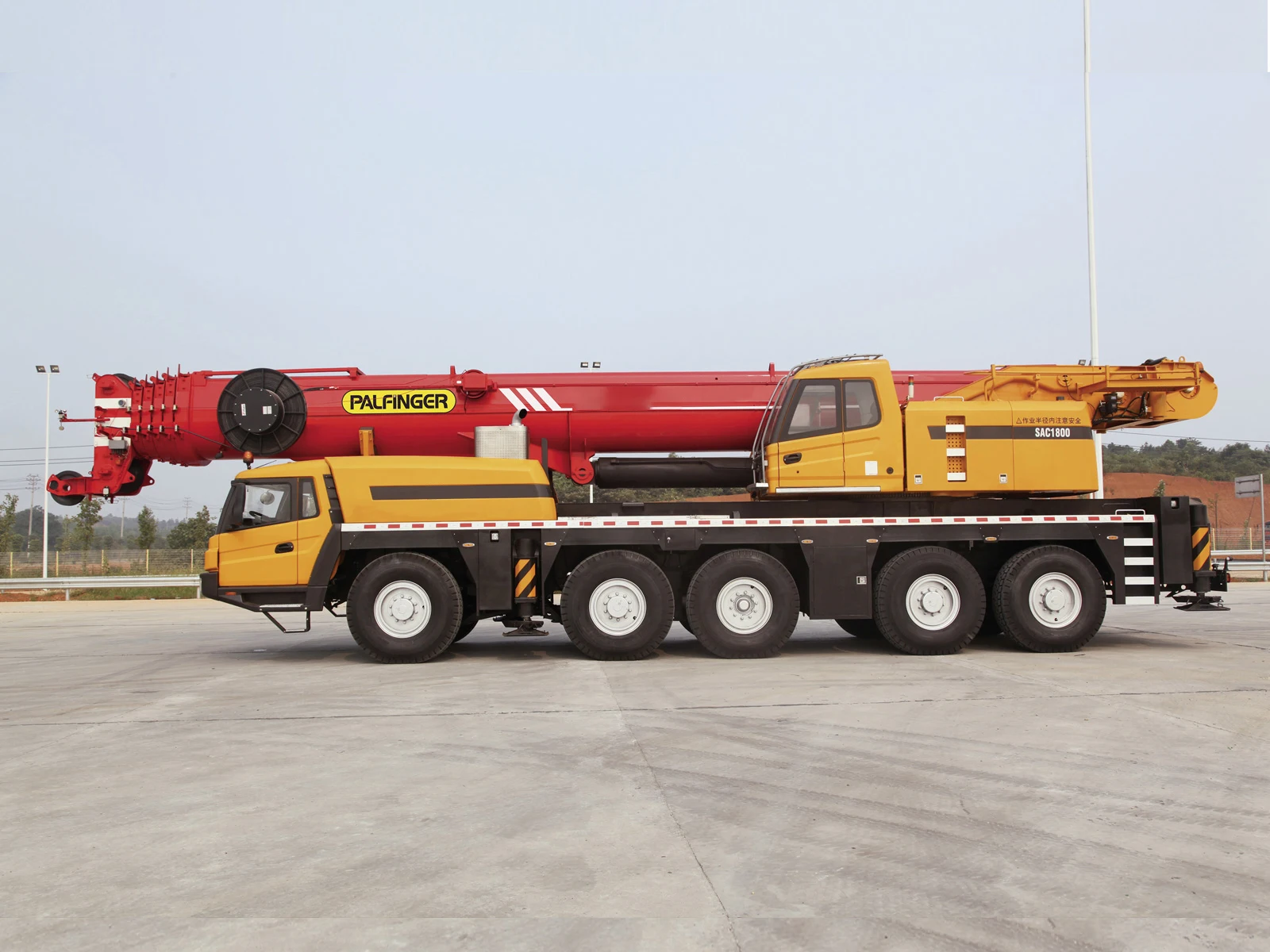 China Best Brand 180ton Crane SAC1800 Construction Mining Machine Hydraulic Mobile Truck Mounted Crane