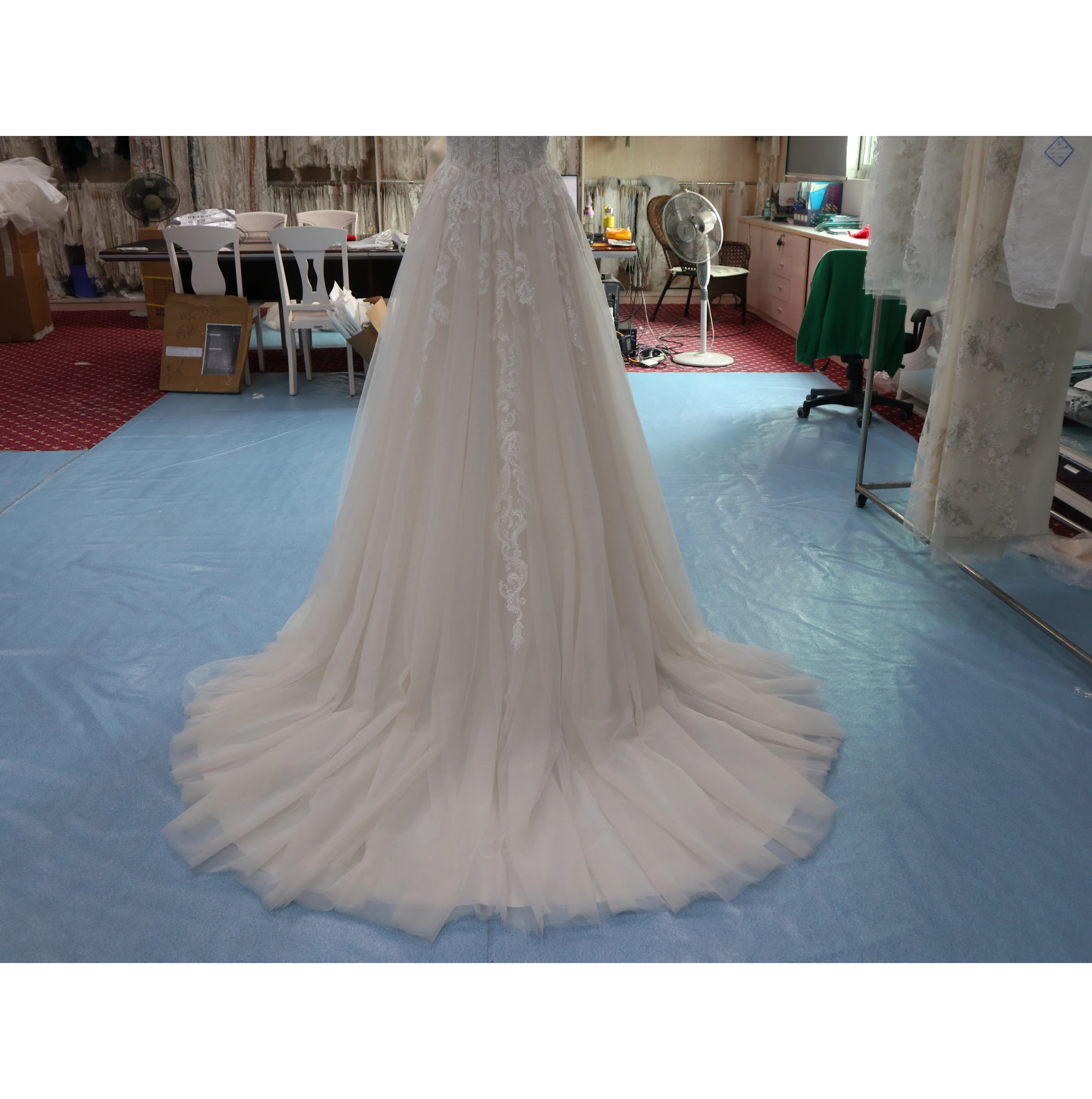 New arrival wedding dress heavy anti-lace sleeveless elegant tail wedding dress temperament bridal wedding dress