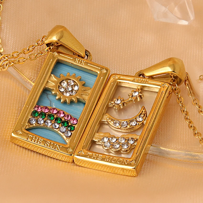 Vintage New Arrival Fine Jewelry PVD Gold Plated Stainless Steel Hand Heart Rainbow Star Moon Sun Necklace Women
