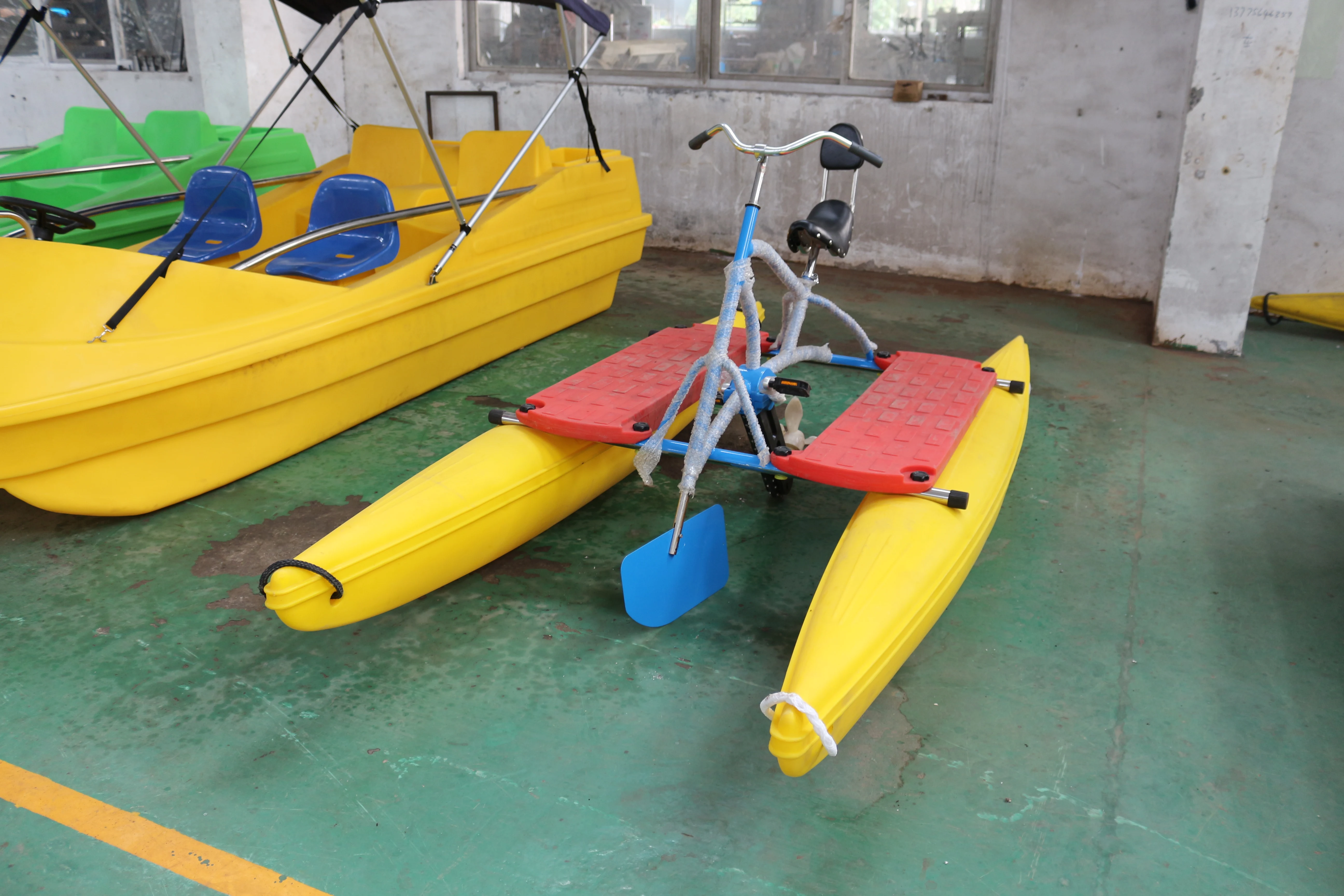 2023Yellow Banana Shape Water Bicycle Water Auqa Bike Water Pedal Bikes For Sale