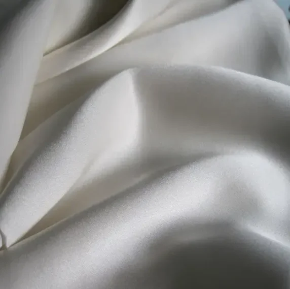 Soft Feeling Material Hot Sale Made in China Competitive Price Sample-free Silk Charmeuse Satin Fabric for Garments