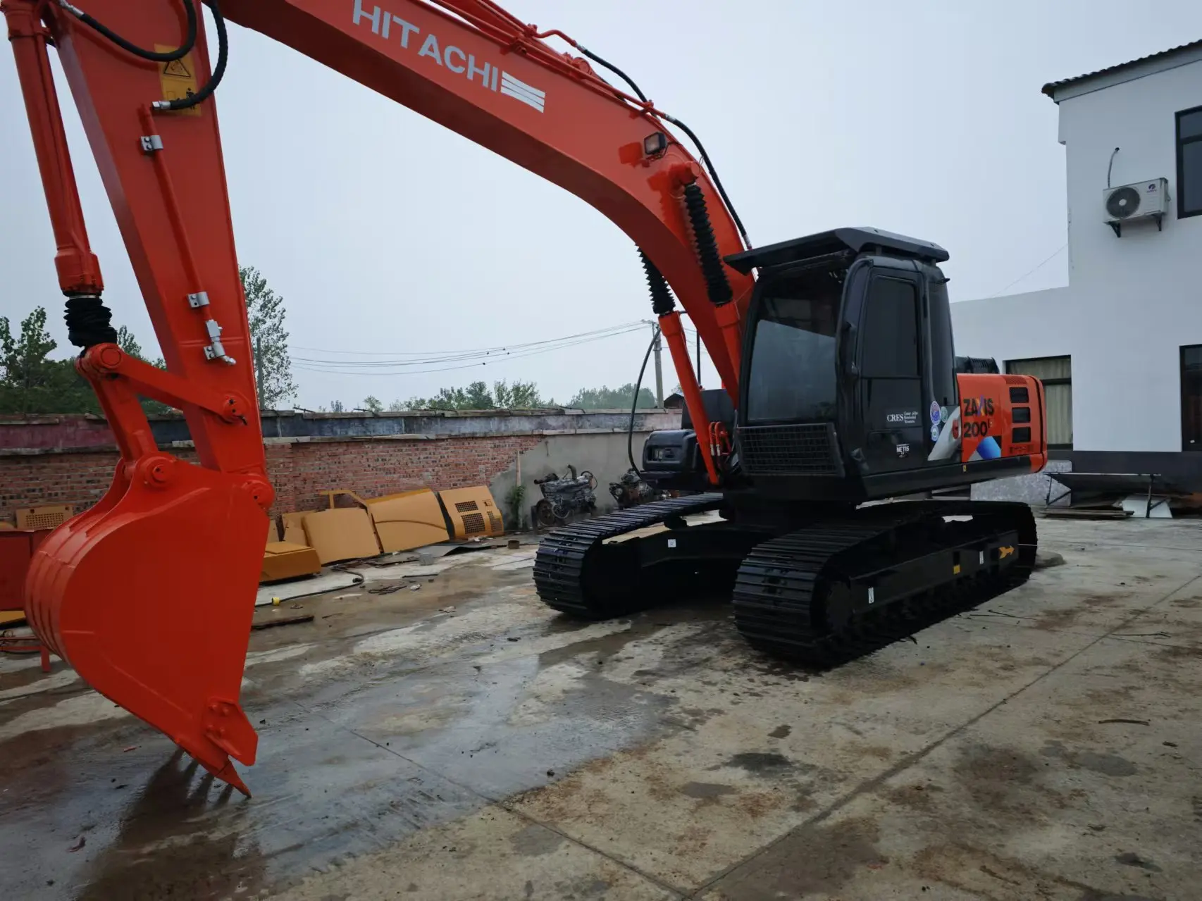 Низкие рабочие часы Hitachi ZX 120 130 200 240 300 350 гидравлический гусеничный экскаватор EX200 б/у на складе
