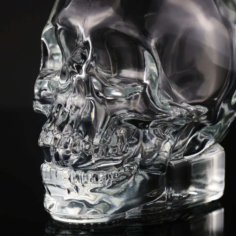Unique Design Empty 15ml 30ml 100ml Skull Glass Perfume Diffuser Bottle With Spray Cap
