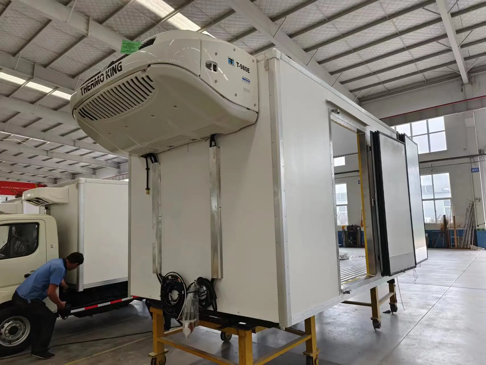 New Refrigerated Body truck body