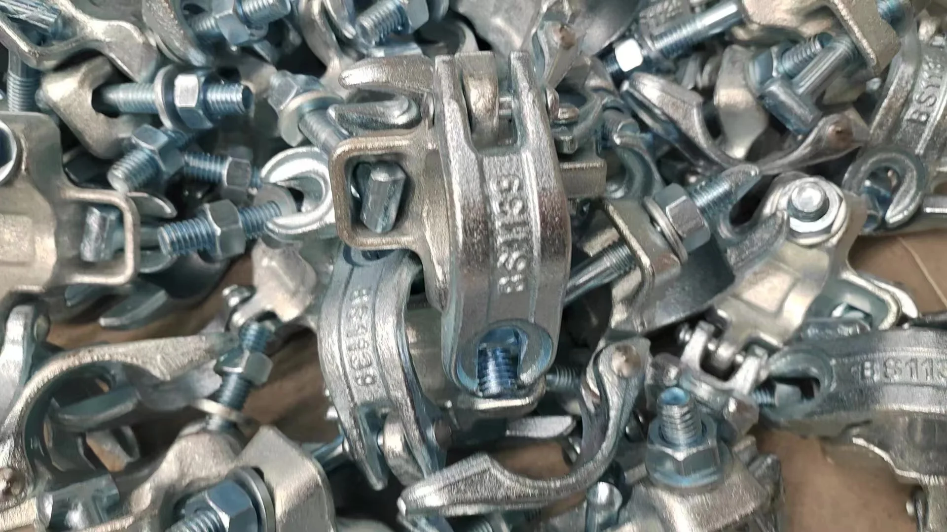 galvanized pressed drop forged scaffolding clamp double swivel coupler clamp