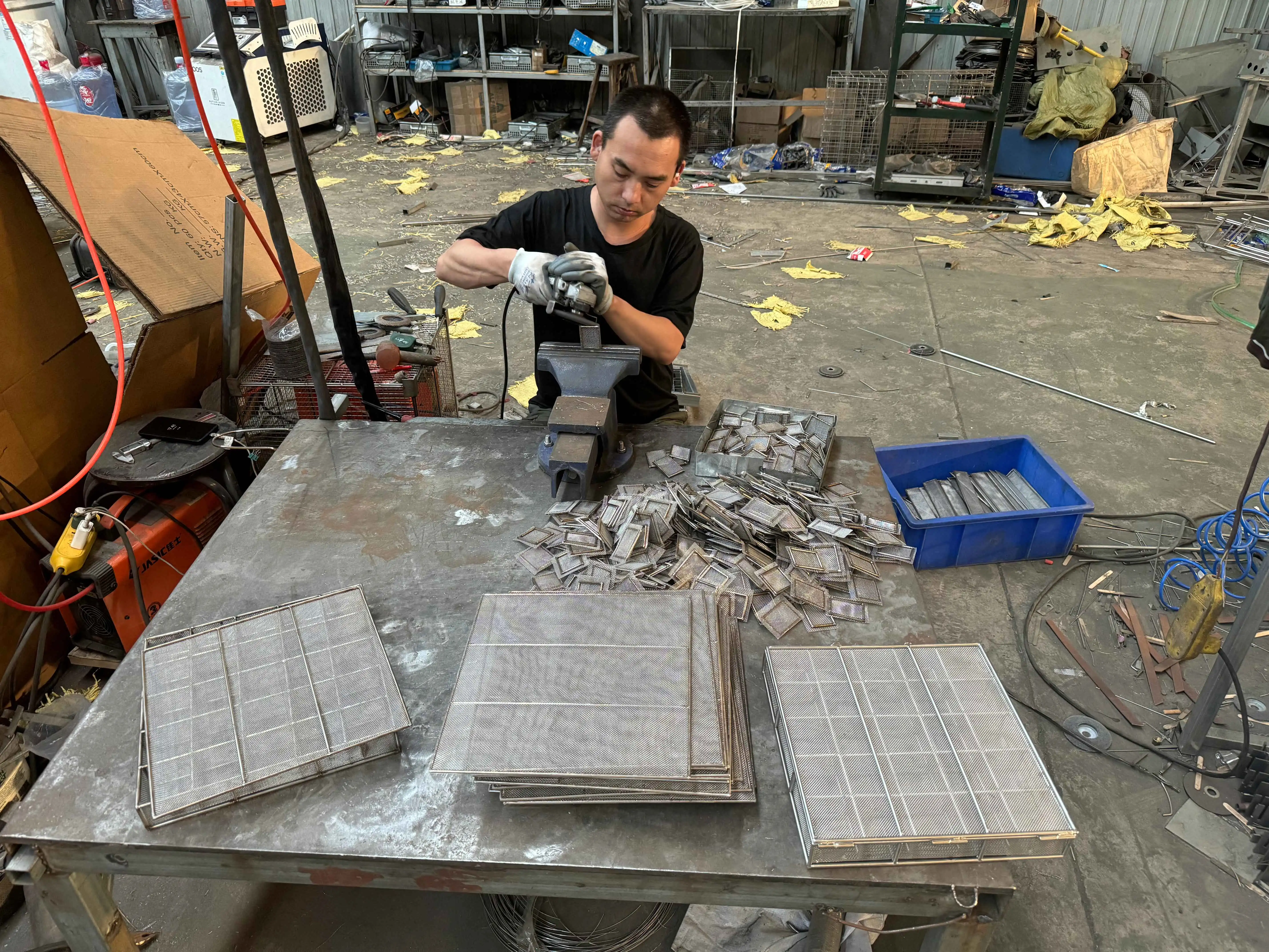 top quality metal wall hanging basket for home storages at reasonable price custom size steel wire fruit basket for kitchen