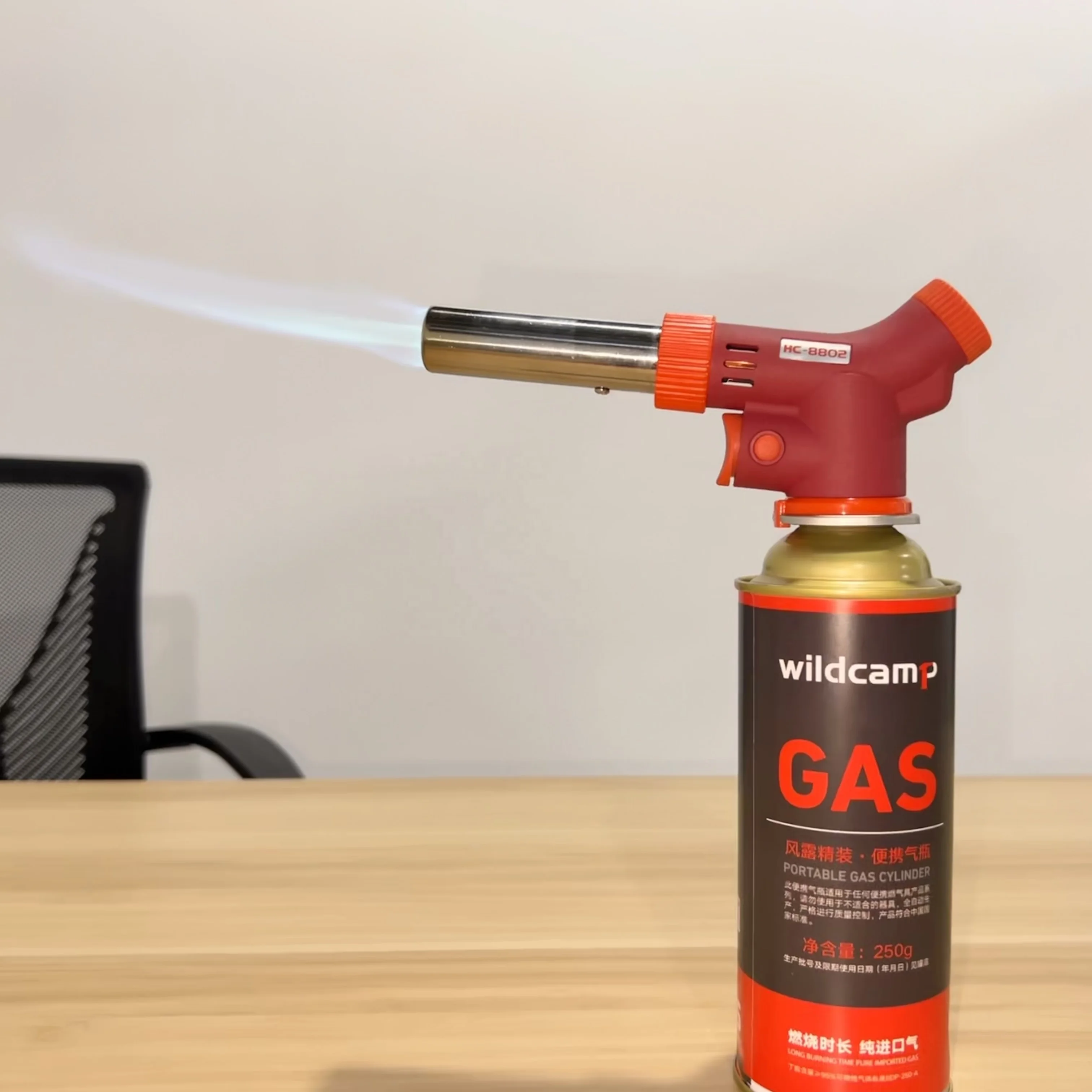 Portable Windproof Camping Cooking BBQ Lighters Blow Torch Butane Torch with Safety Lock and Adjustable Flame