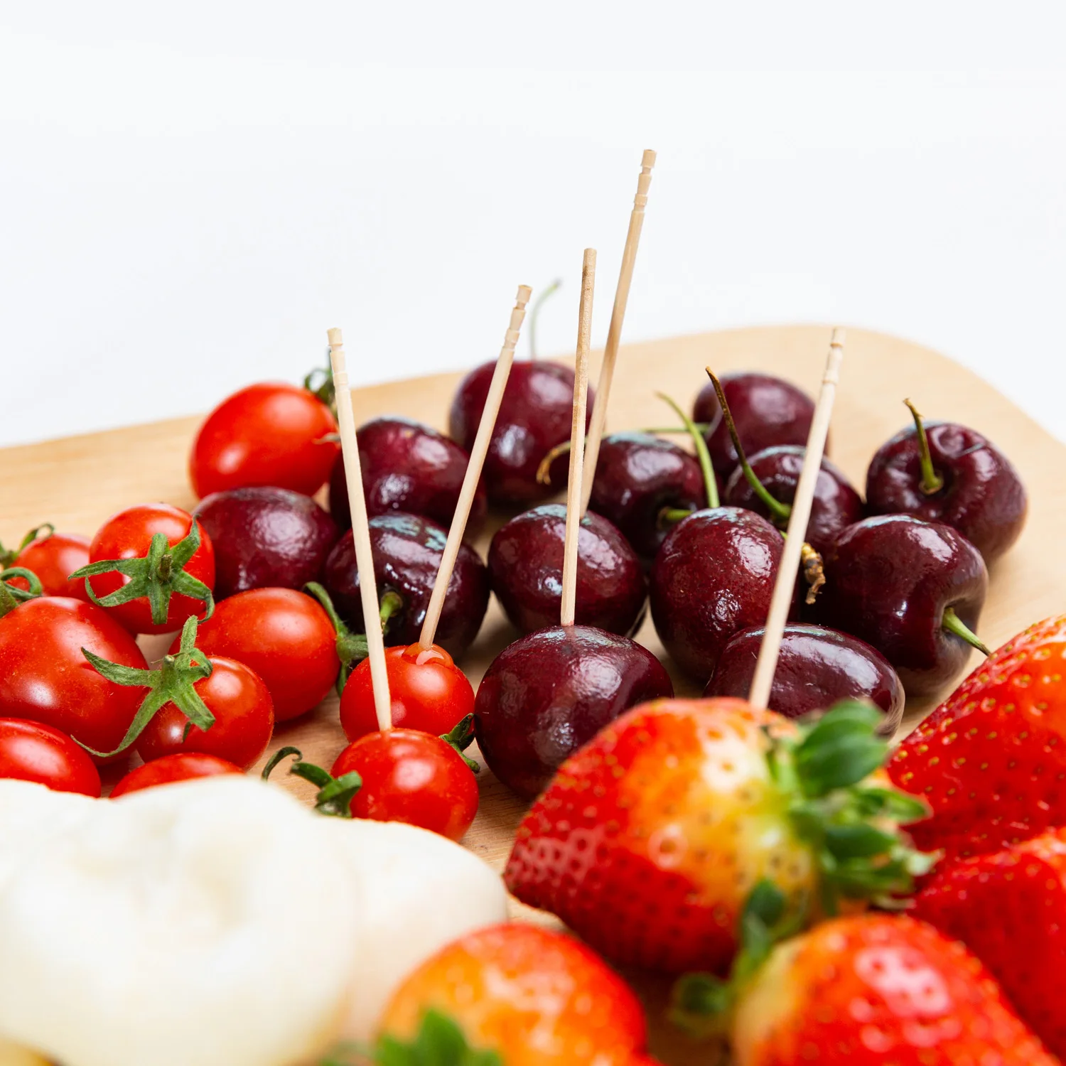 Cheap Toothpick Plastic Container Wrapped Disposable Customized Toothpicks Bamboo Toothpicks in Bulk for Fruit