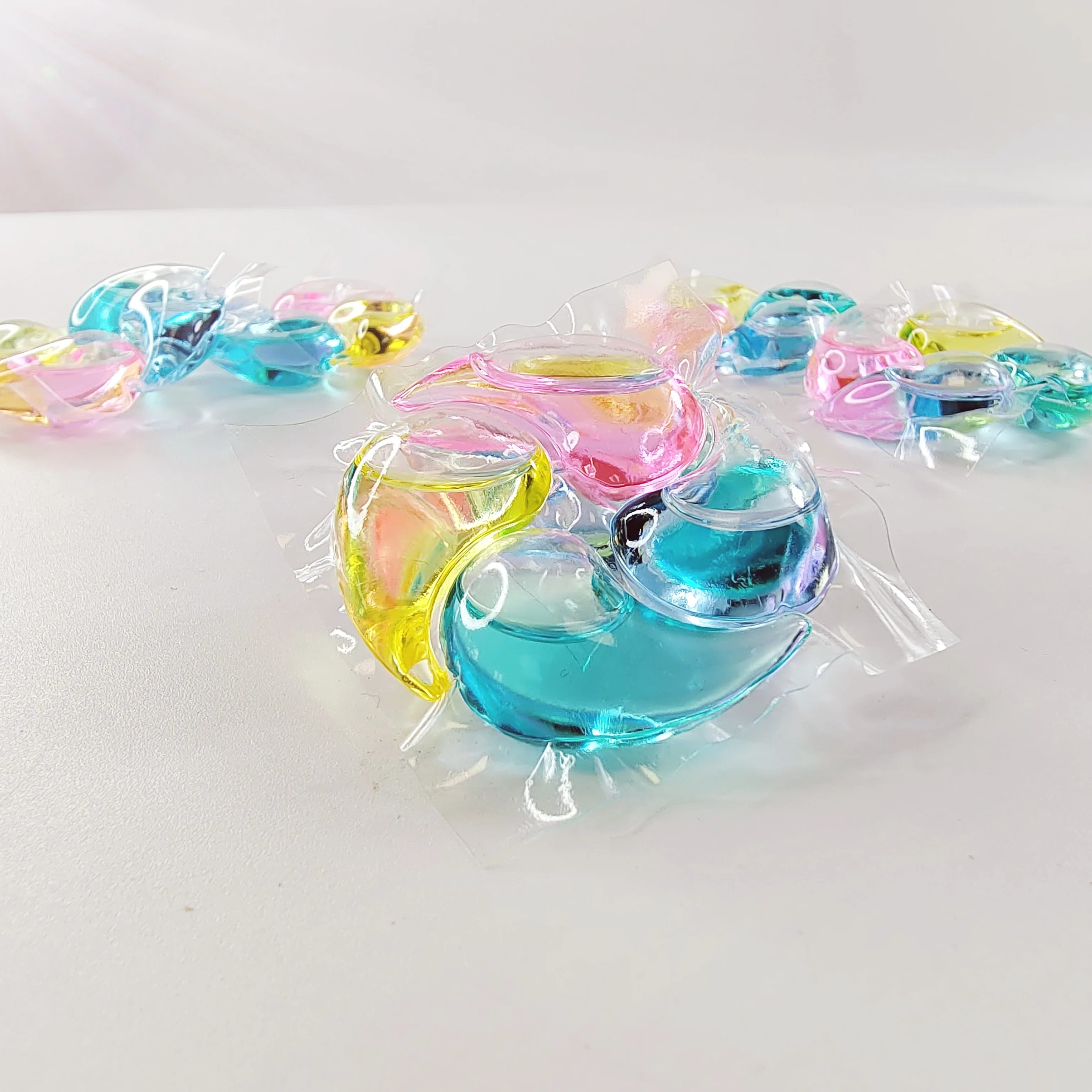 4in1 OEM  Hot Sale Lasting Fragrance laundry fragrance beads eco-friendly Liquid washing powder Capsules laundry Detergent Pods