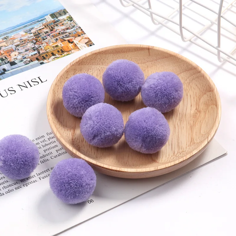 Craft  pom poms in china
