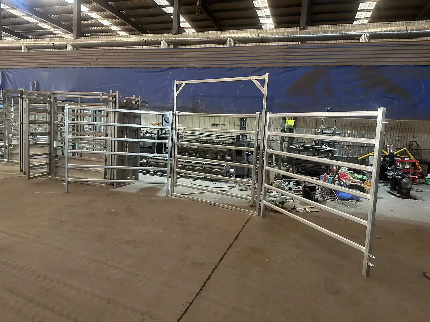 Hot dip galvanized cattle fence cattle yard cattle fence sheep farm equipment livestock fence