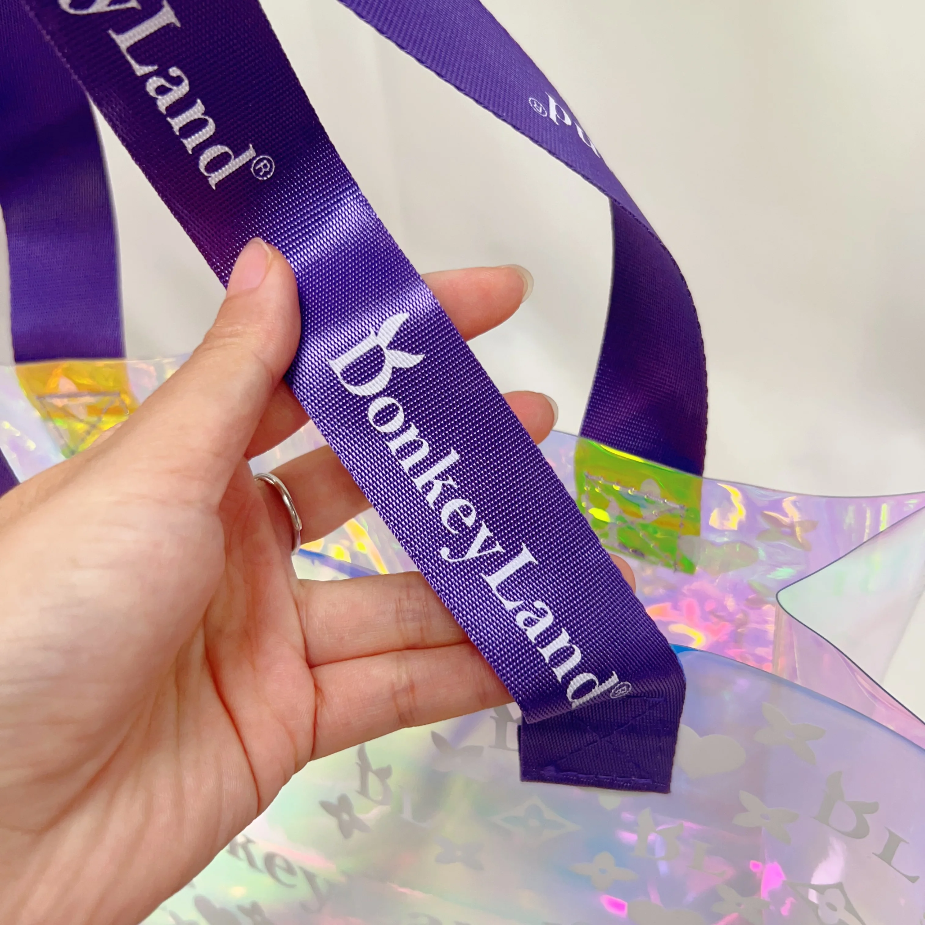 2024 Custom Logo Women Transparent Bag Hologram Laser Clear Pvc Shopping Bag Ladies Holographic Beach Tote Bags