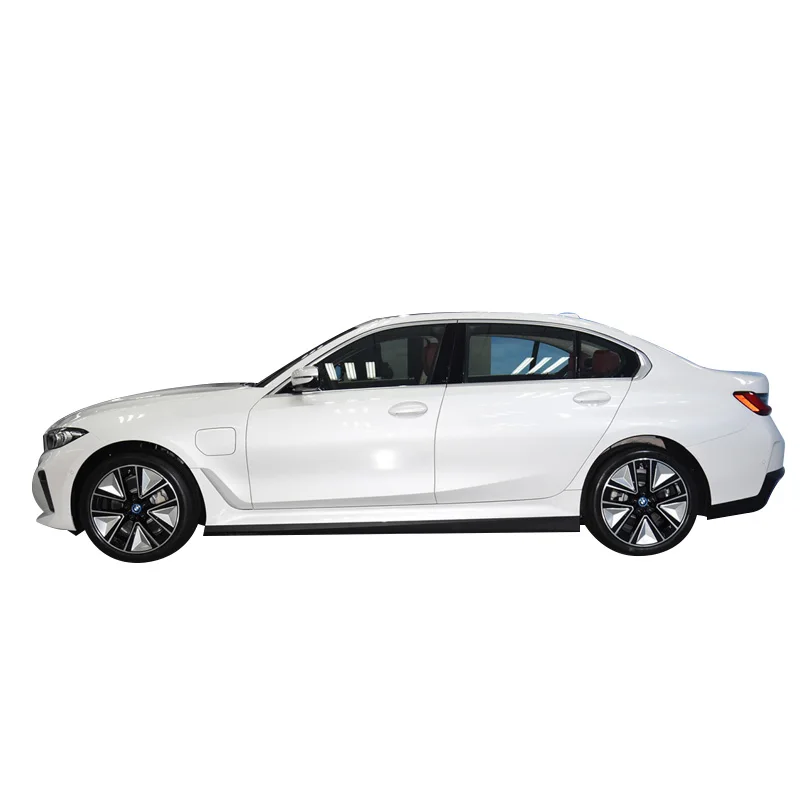 В наличии самый дешевый электромобиль Bmw I3 четыре двери и пять мест 10 кВт новый