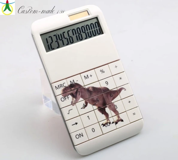  Настольный калькулятор NO.158 красного цвета с большим количеством печатных логотипов и питанием от солнечной