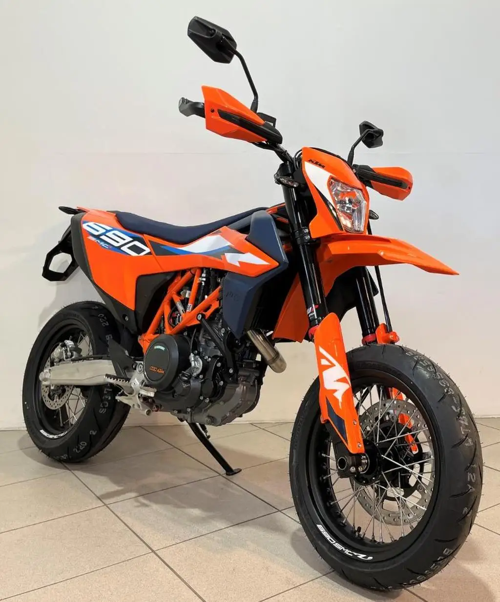 Отличный запас 2024 KTM 690 SMC R 690cc электрические мотоциклы внедорожные велосипеды мотоцикл
