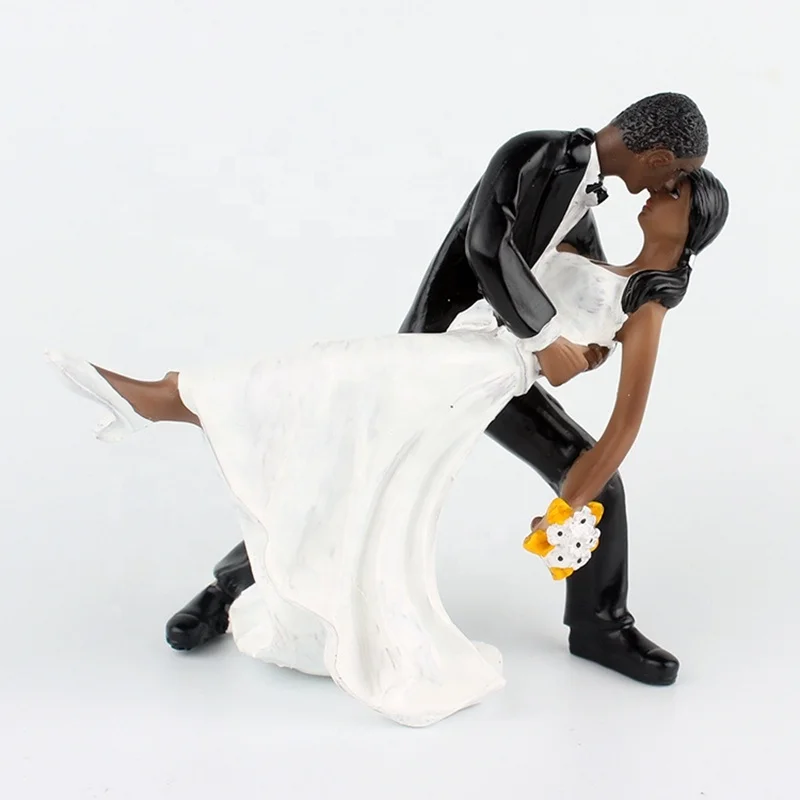 Funny Doll Toy Resin Craftwork Action Figure Groom And Bride Cake Topper Wedding Decoration