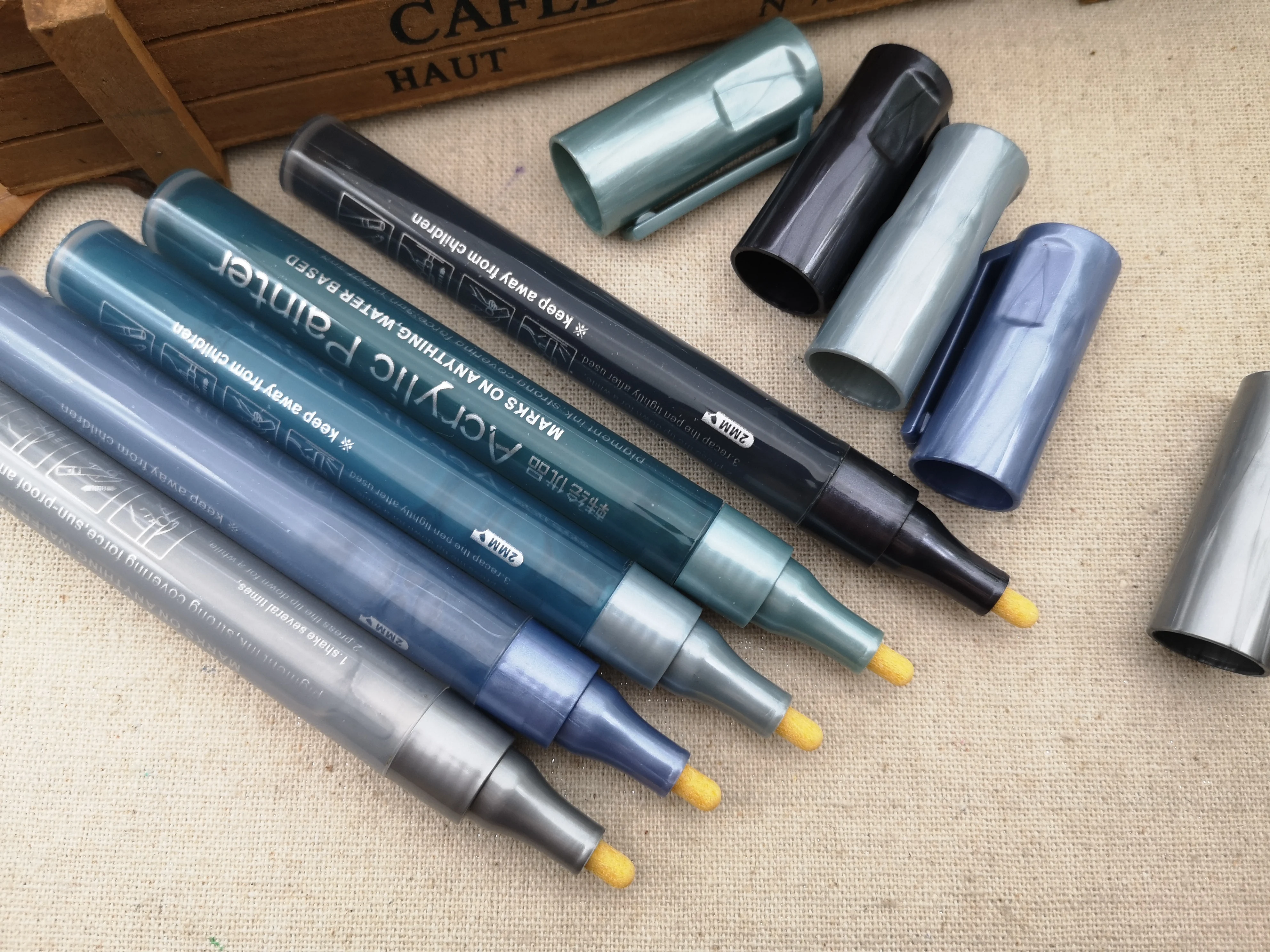 metallic waterproof  paint marker rock painting glitter pen