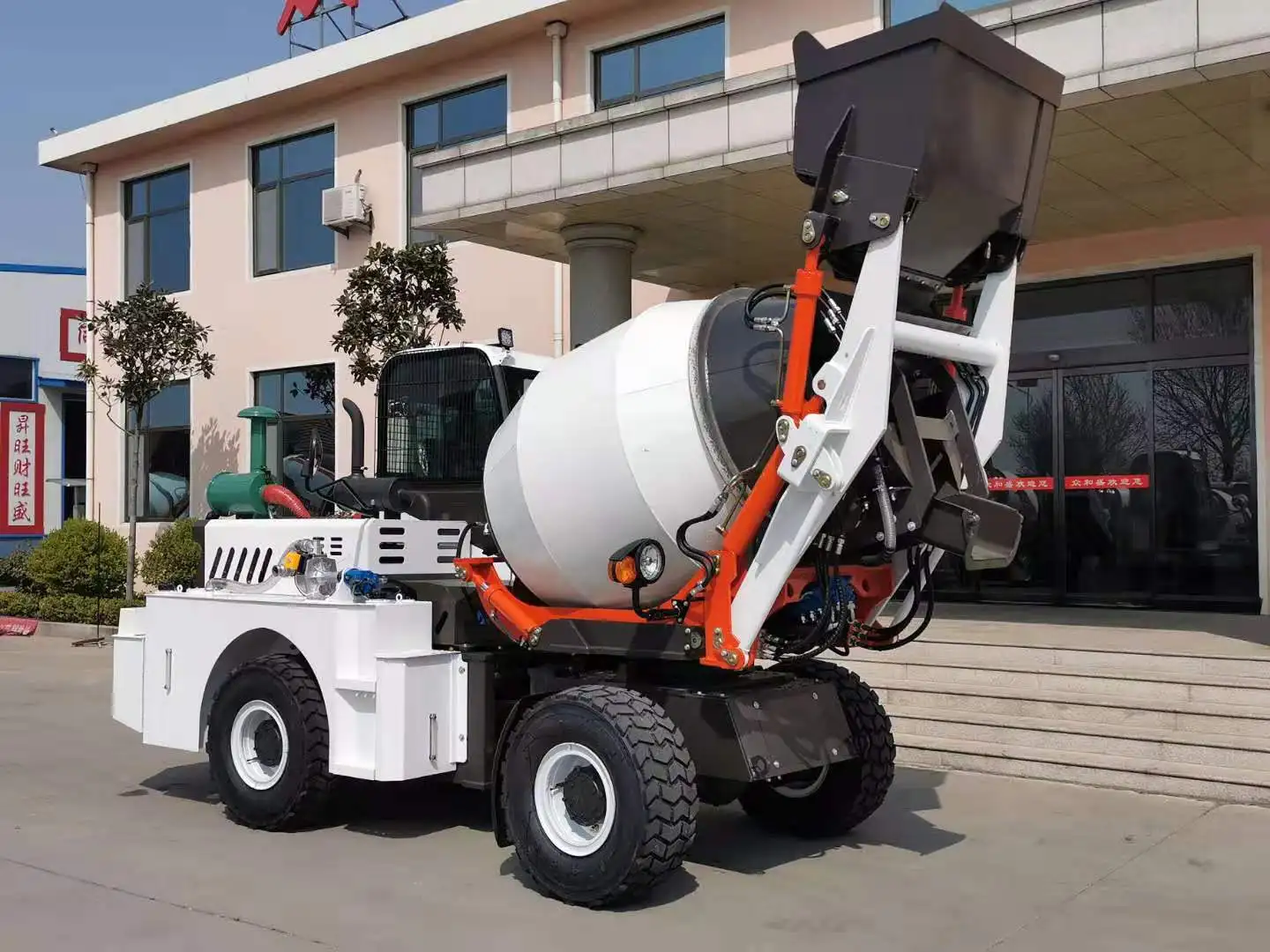 New 1.5m3 Self-Charging Concrete Mixer Truck Self-Loading Construction Gearbox Bearing Pump With Cement Mixing Machine