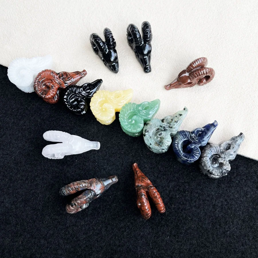 Customized Semi-precious Stone Crafts Unique Shape Quartz Skulls 3CM Crystal Sheep Horn Skulls