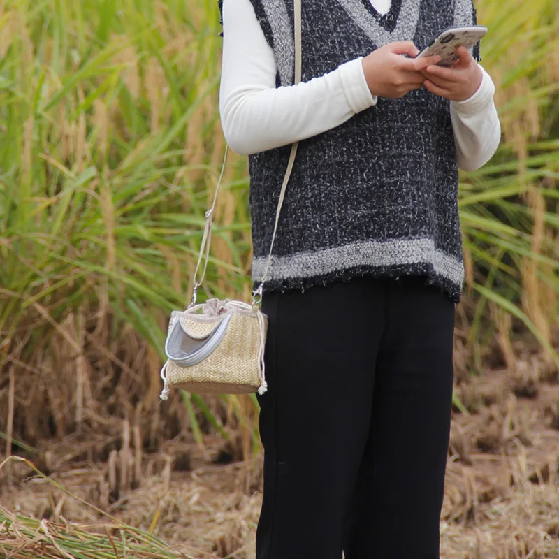 
Light Coffee Color Straw Mesh Breathable Portable Outgoing Bag for Hamster Hedgehog 