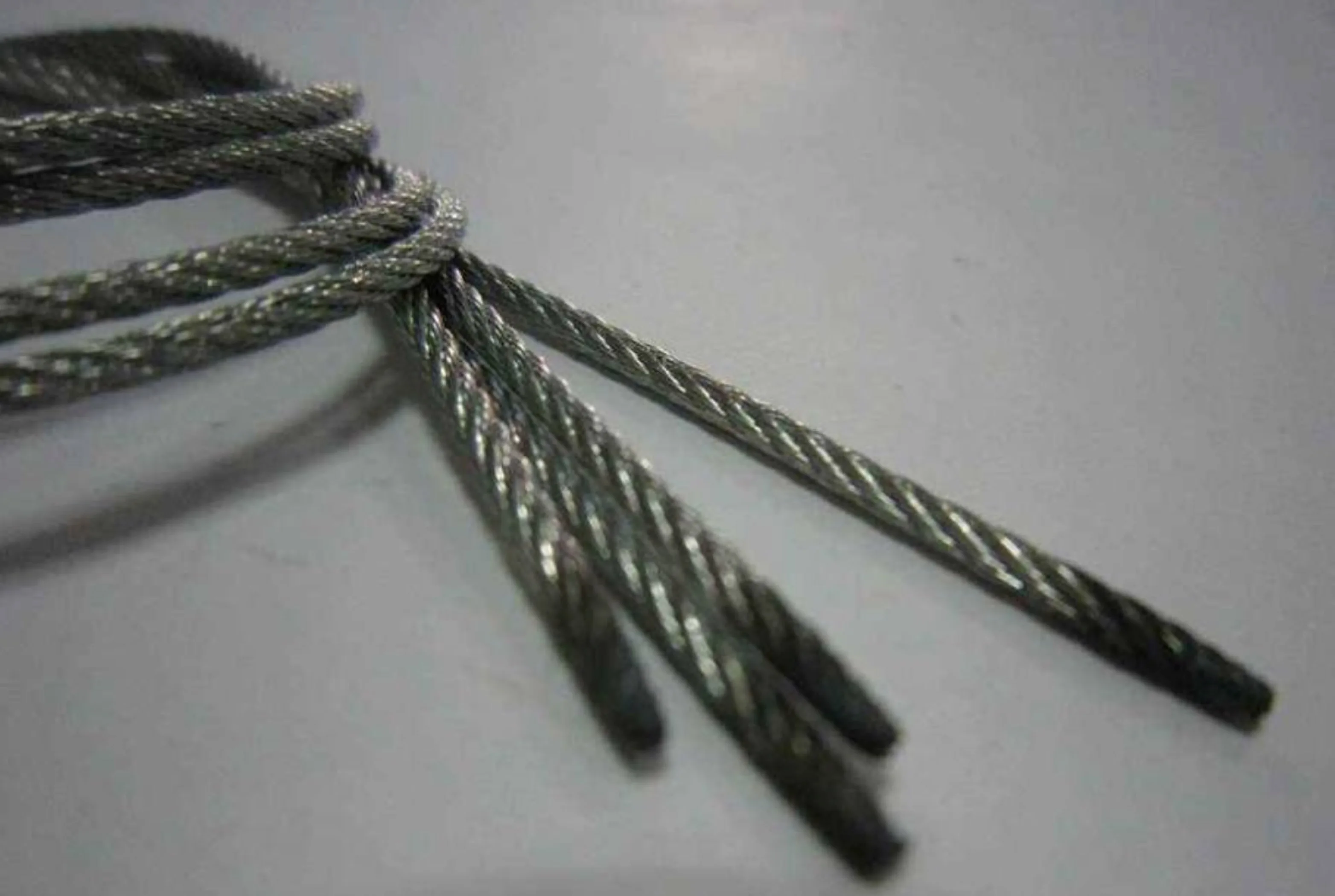 Hydraulic automobile blockade stainless steel wire rope flat cone cutting fuse machine