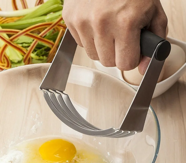 Stainless Steel Handheld Blade Metal Baking Cutter Pastry Tools Dough Whisk Mixer Blender Flour Blender good quality