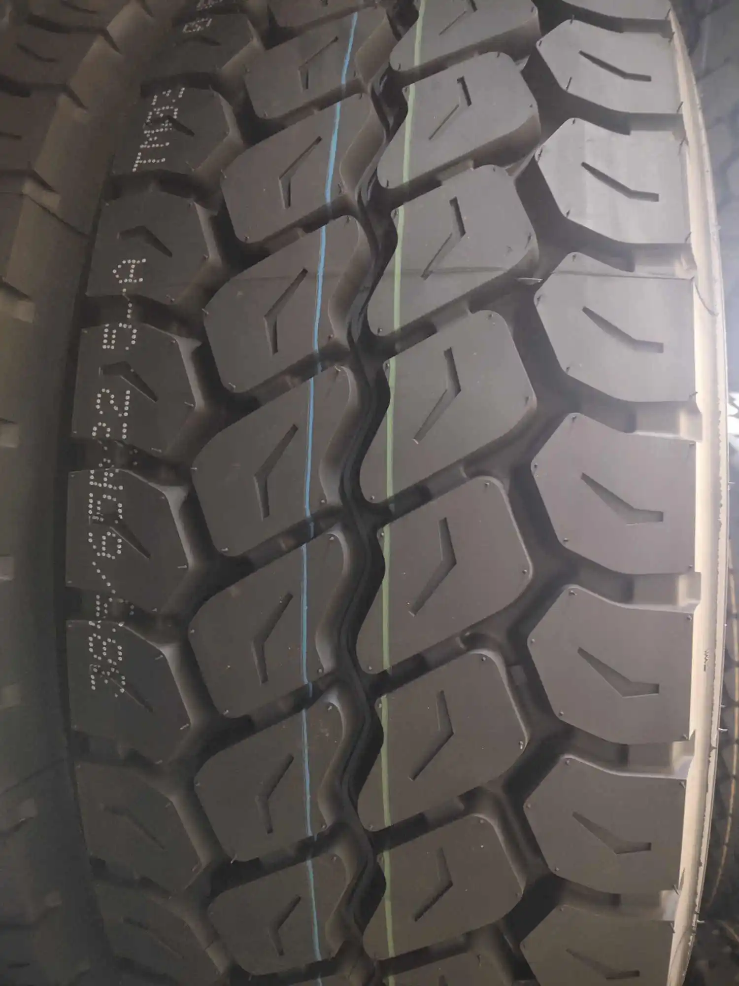 China top brand 385/55R22.5 385/65R22.5 425/65R22.5 445/65R22.5 super single truck tyres