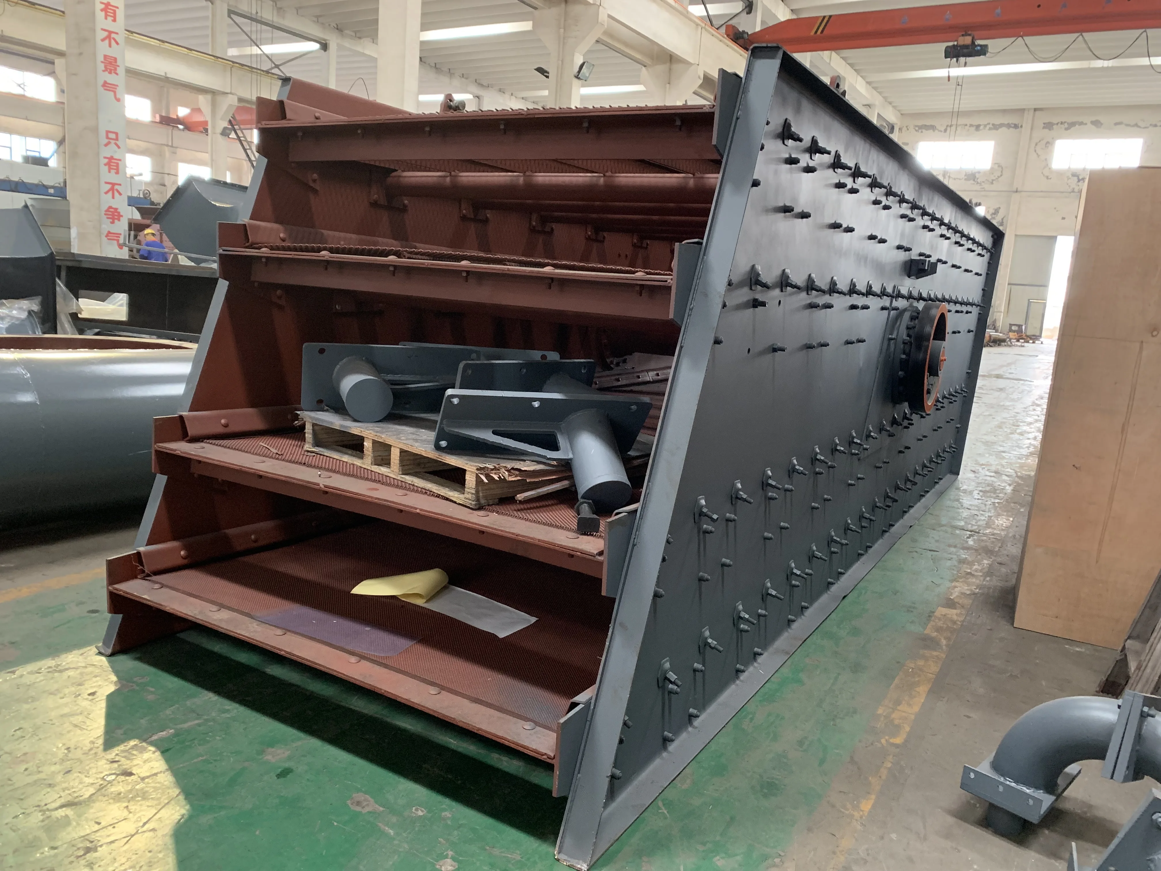 China Factory Good Quality YK Series Silica Sand Vibrating Screening Machine