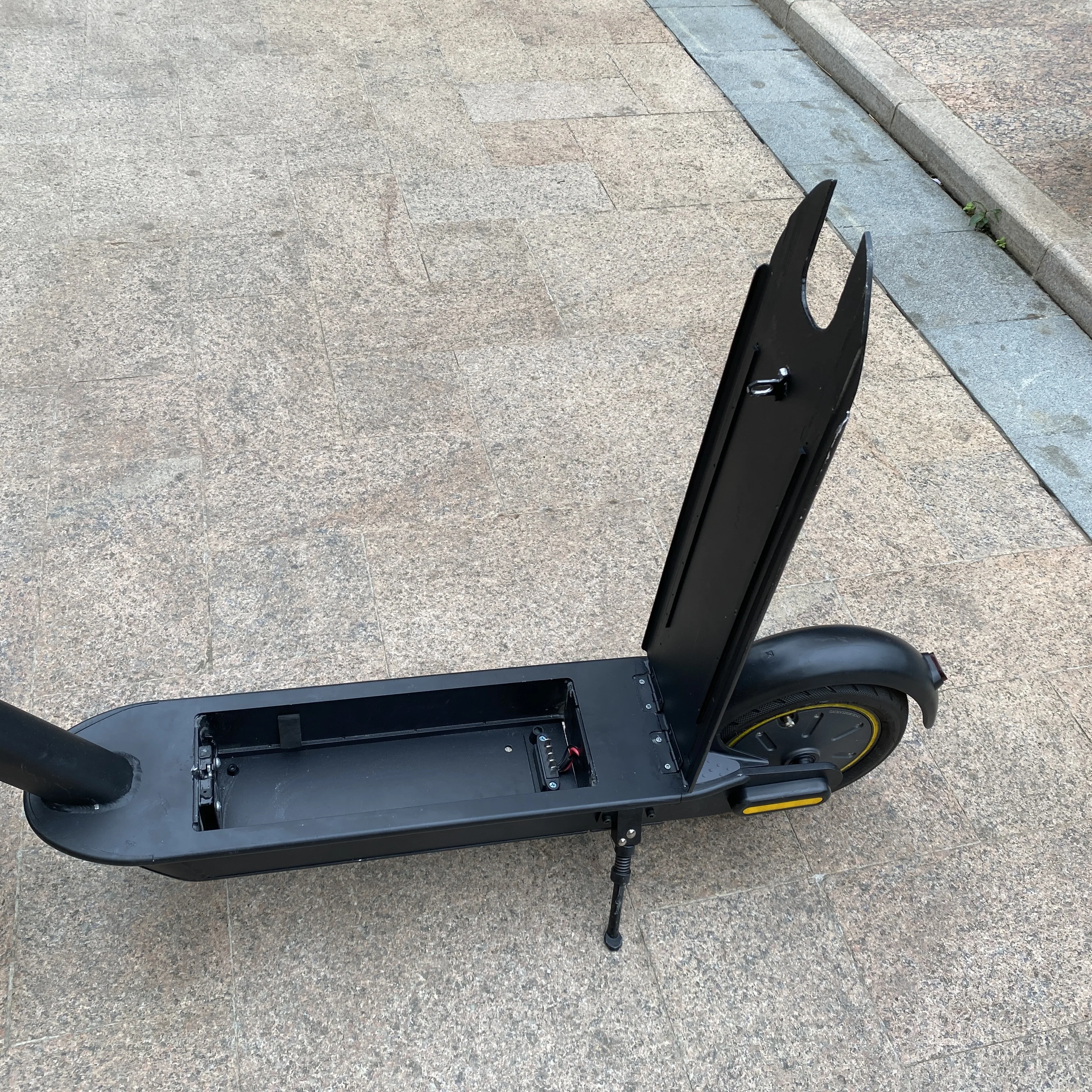 Rental with app function and GPS tracking IOT 500W electric scooter sharing