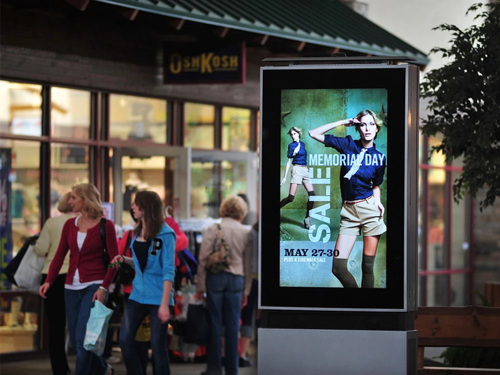 5000 Nits Ultra-Bright Waterproof Outdoor Digital Signage Android/Windows Compatible Price Display Advertising Totem Screen