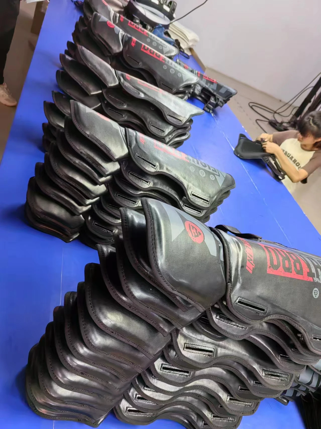 2024 New Arrival Universal Custom-Made Twin Boxing Shin Guards Genuine Leather Instep Protection for Kickboxing