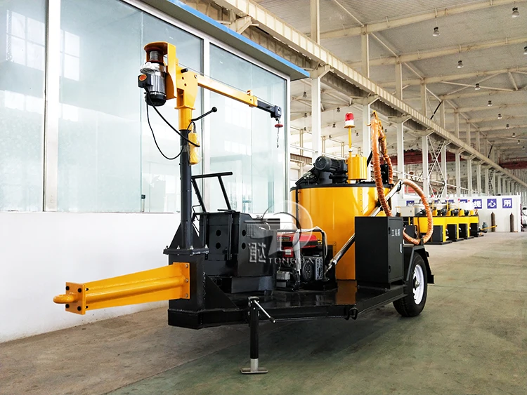 Asphalt Bitumen Spreader Reliable Road Filling Joint Machine for Driveway Repair and Sealing