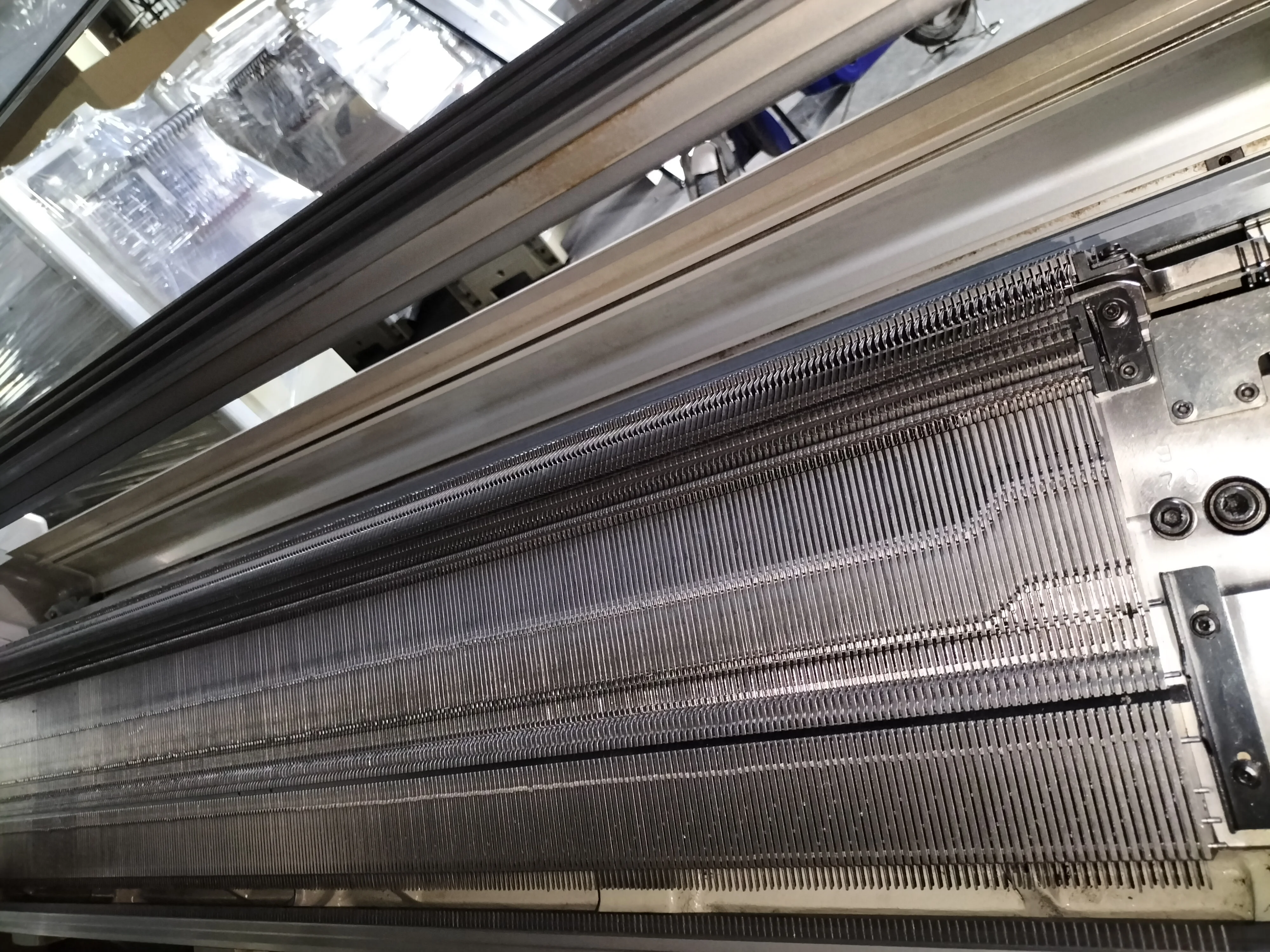 SHIMA SEIKI COMPUTERIZED FLAT KNITTING MACHINE SSR112 SSG122SV NSSG122 SVR122