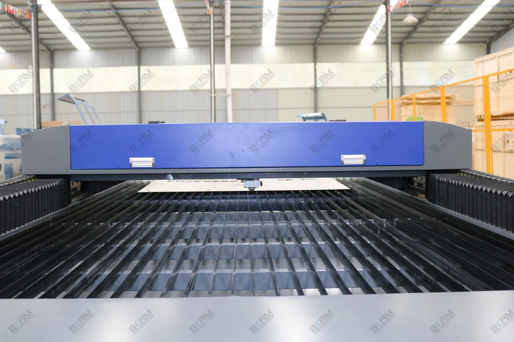 280W 300W CNC CO2 laser cutting machine for Metal and Nonmetal 1325 1530