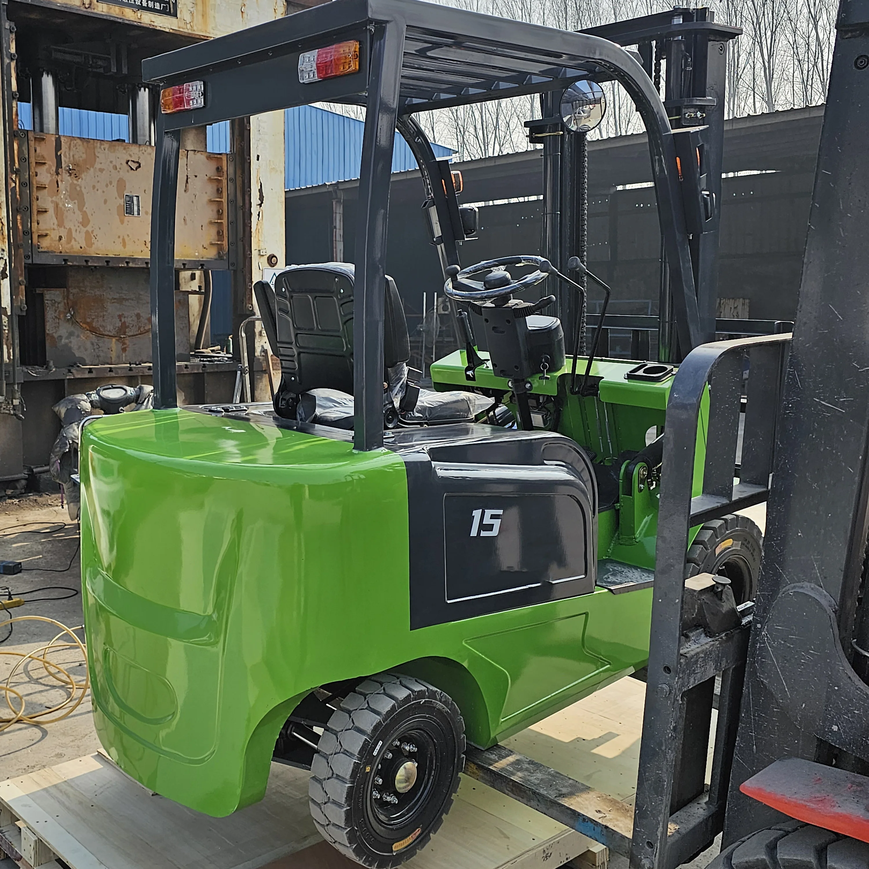 Wholesale Lithium-ion Forklift 6 Ton 3.5 5 3ton 2.5ton 2ton 1.5ton 7 Mini Newlithium