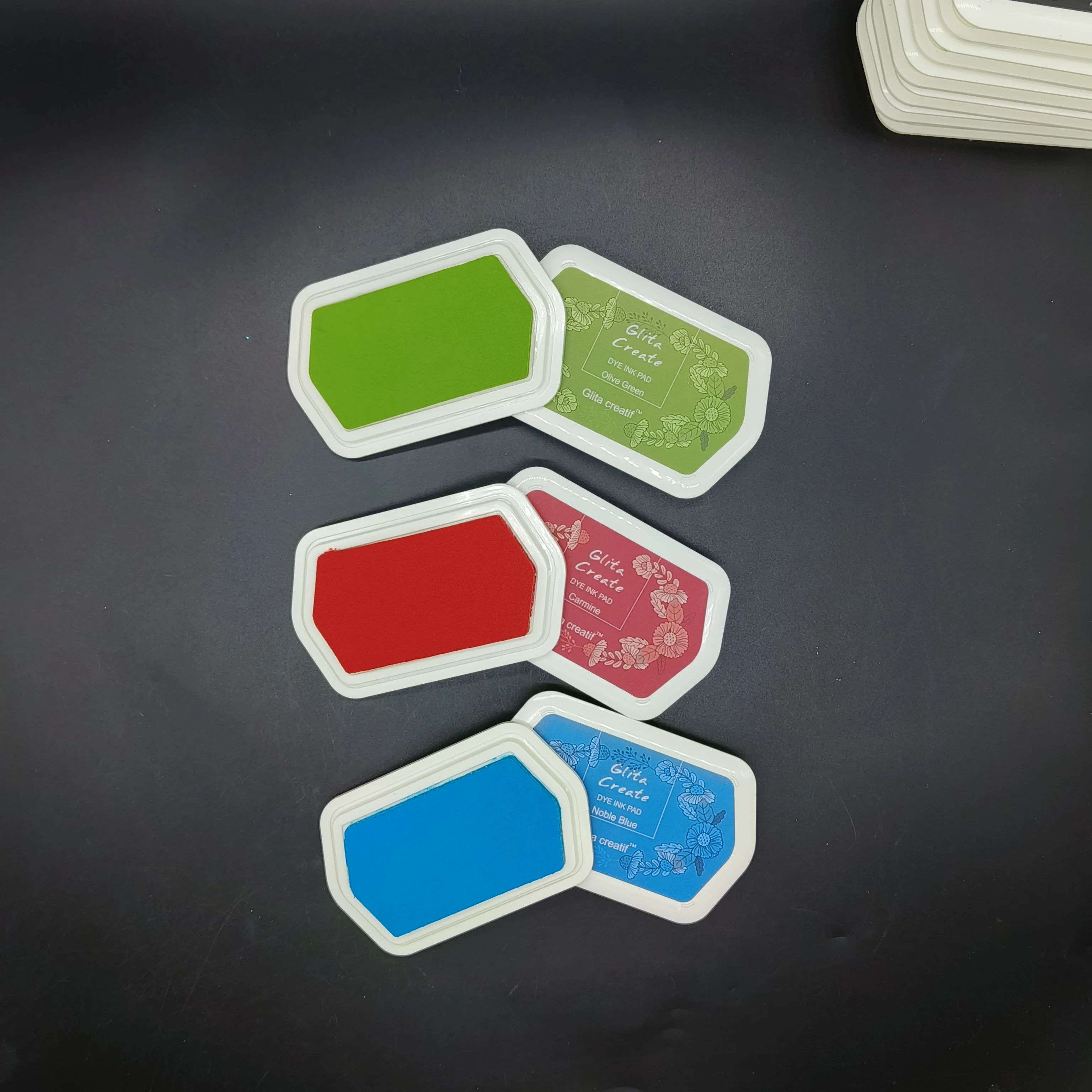 High quality oil-based dye ink pad Colorful Dye Inkpad Plastic Cards and paper craft Ink Pad For Decoration Scrapbooking
