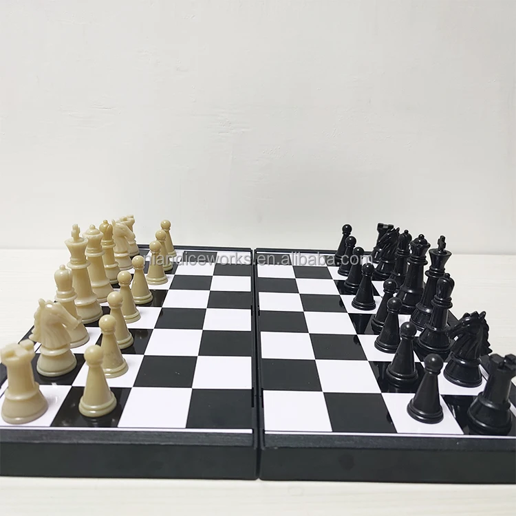 Cheap plastic chess pieces  chess magnetic magnetic chess set