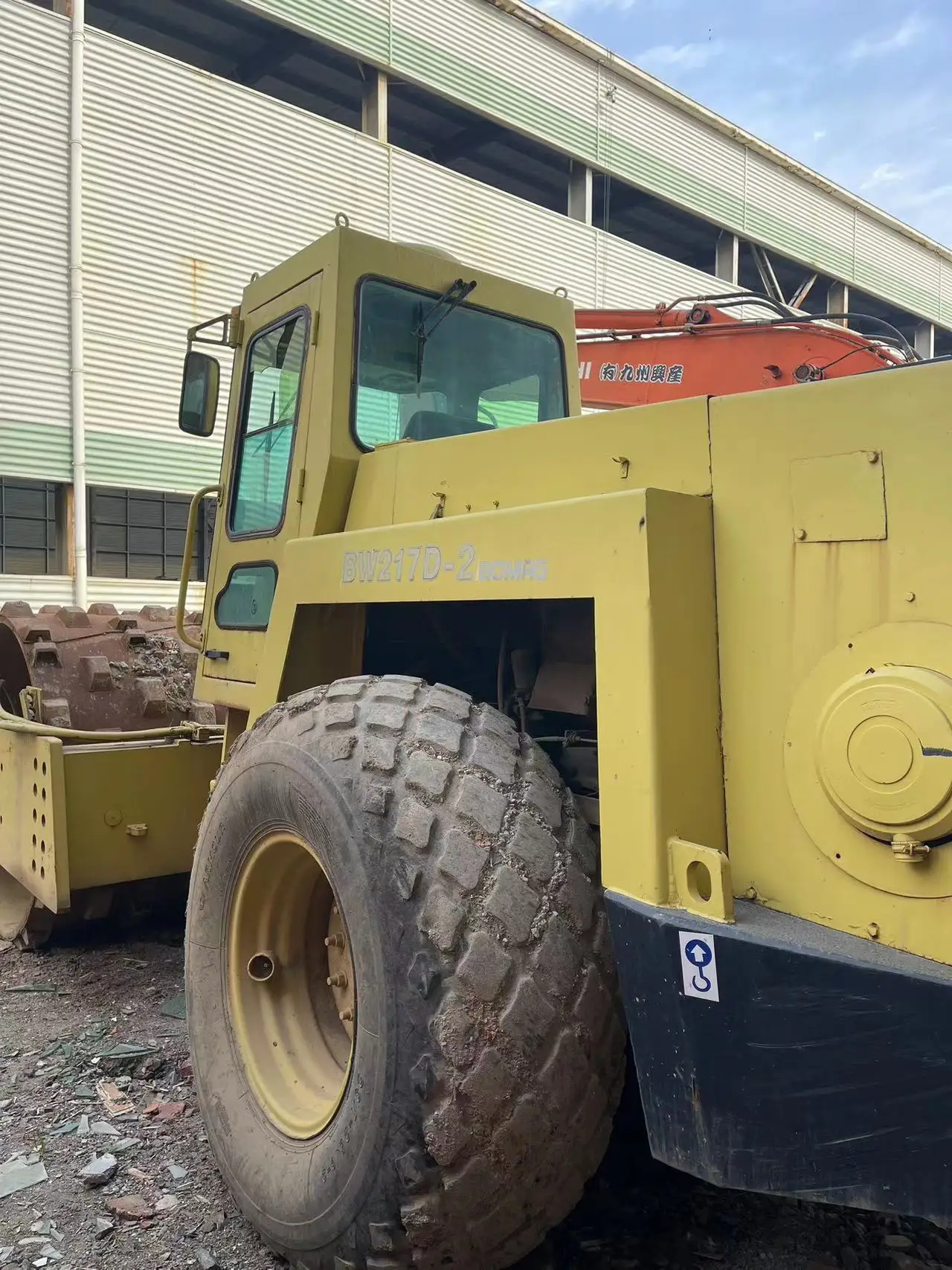 Используемый оригинальный Дорожный Каток Bomag BW217D